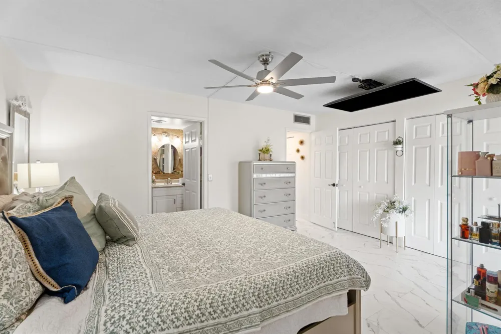 200 Village Green Circle E #206 Palm Springs, FL 33461