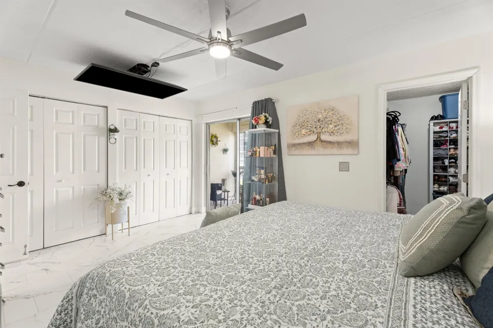 200 Village Green Circle E #206 Palm Springs, FL 33461