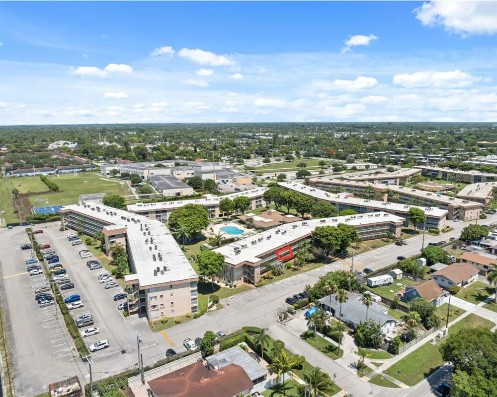 200 Village Green Circle E #206 Palm Springs, FL 33461