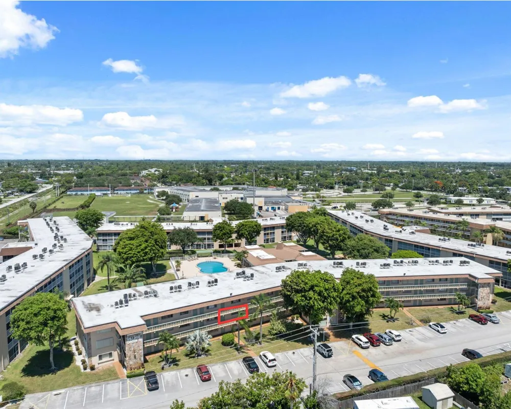 200 Village Green Circle E #206 Palm Springs, FL 33461