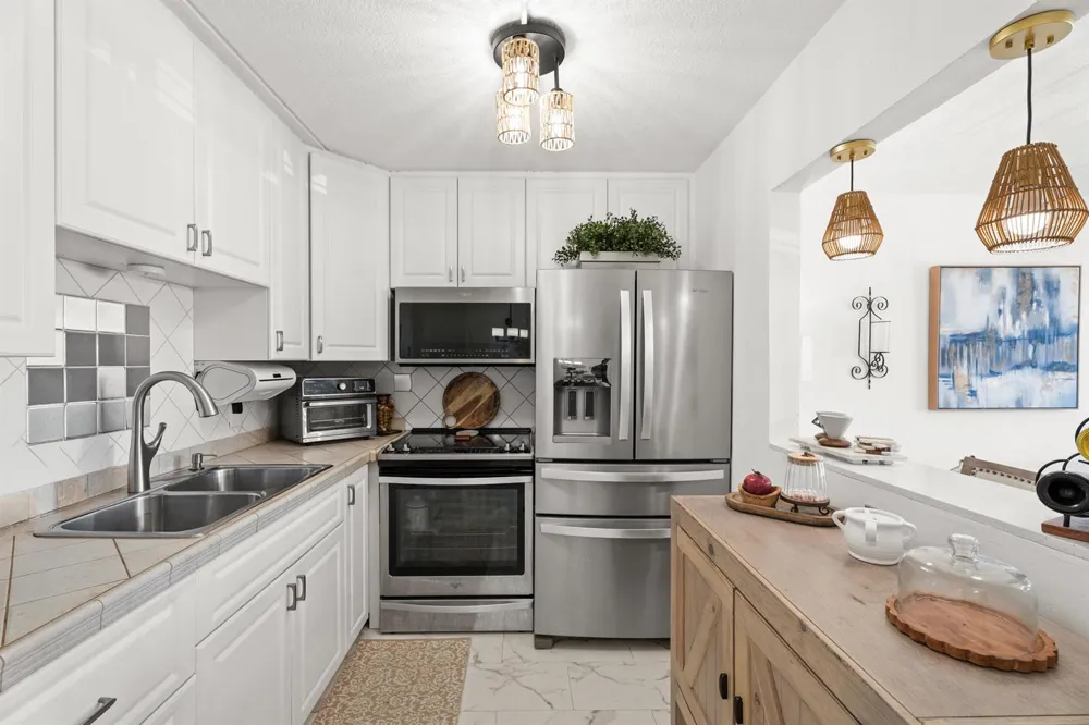200 Village Green Circle E #206 Palm Springs, FL 33461