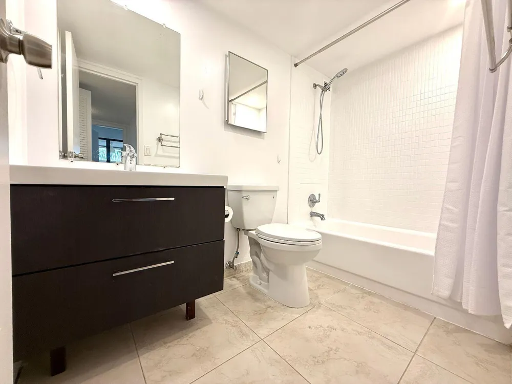 1000 Parkview Drive #316 Hallandale Beach, FL 33009