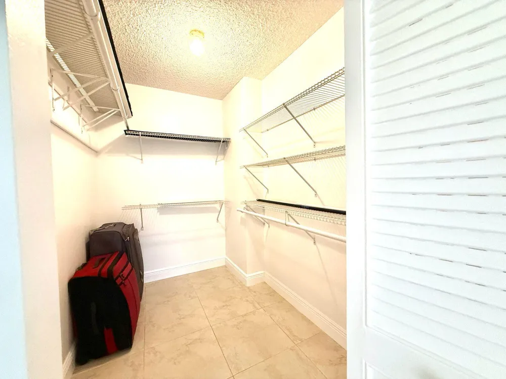 1000 Parkview Drive #316 Hallandale Beach, FL 33009