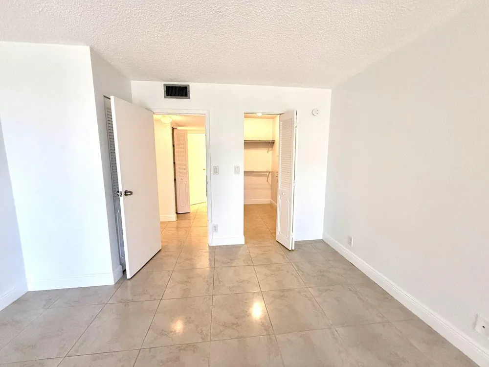 1000 Parkview Drive #316 Hallandale Beach, FL 33009