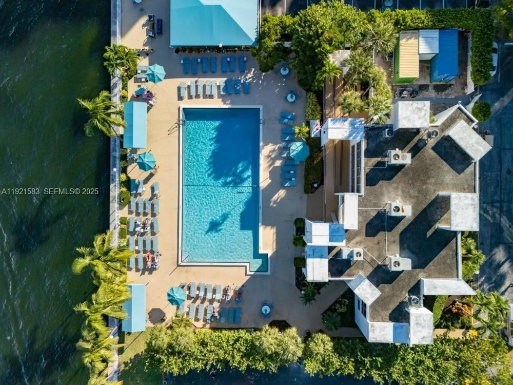 1000 Parkview Drive #316 Hallandale Beach, FL 33009
