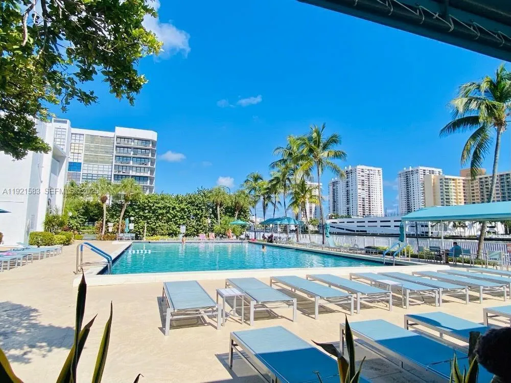 1000 Parkview Drive #316 Hallandale Beach, FL 33009