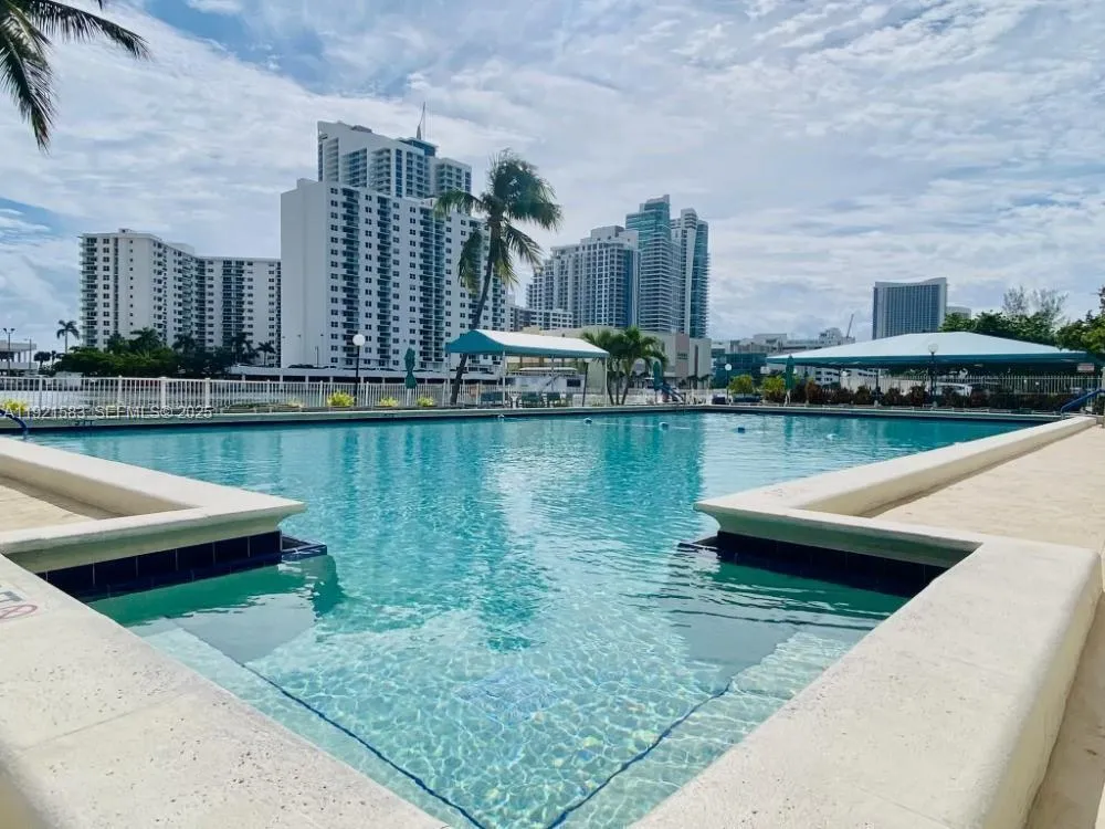 1000 Parkview Drive #316 Hallandale Beach, FL 33009