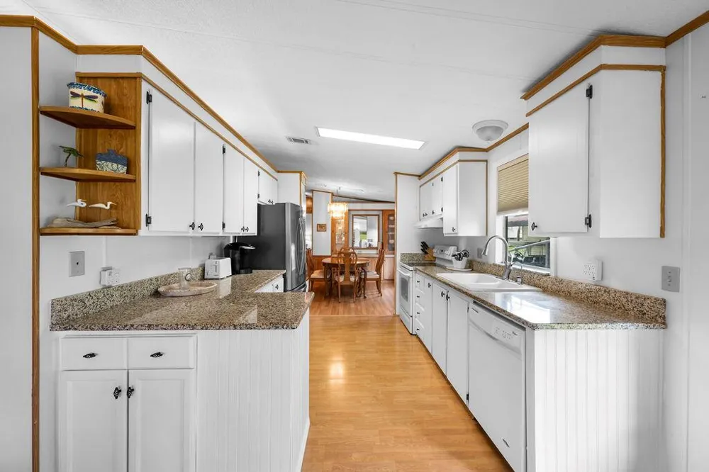 7894 SE Saratoga Drive E Hobe Sound, FL 33455