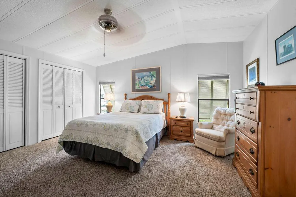 7894 SE Saratoga Drive E Hobe Sound, FL 33455
