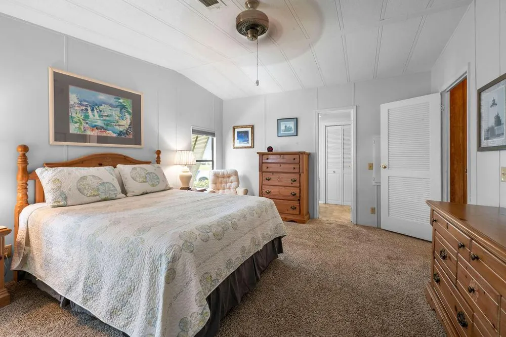 7894 SE Saratoga Drive E Hobe Sound, FL 33455