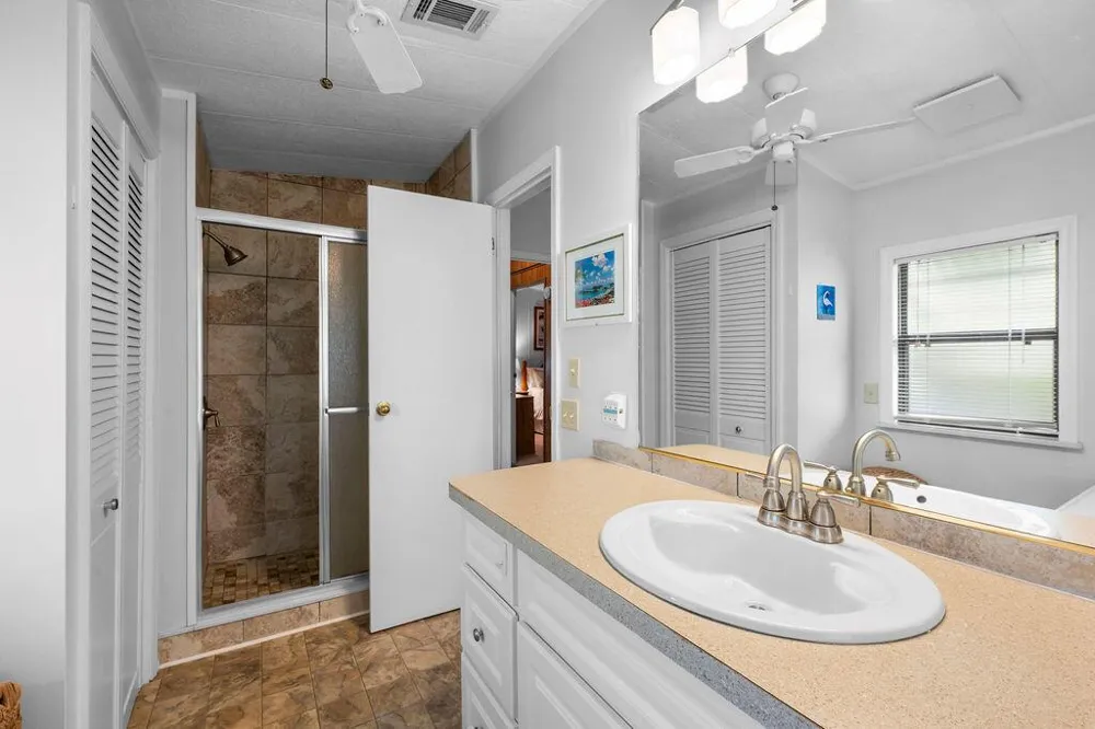 7894 SE Saratoga Drive E Hobe Sound, FL 33455