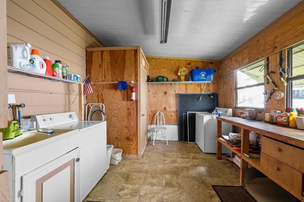 7894 SE Saratoga Drive E Hobe Sound, FL 33455