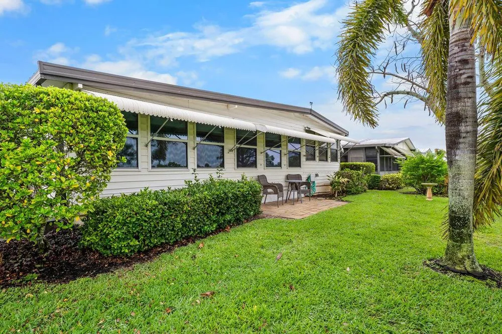 7894 SE Saratoga Drive E Hobe Sound, FL 33455