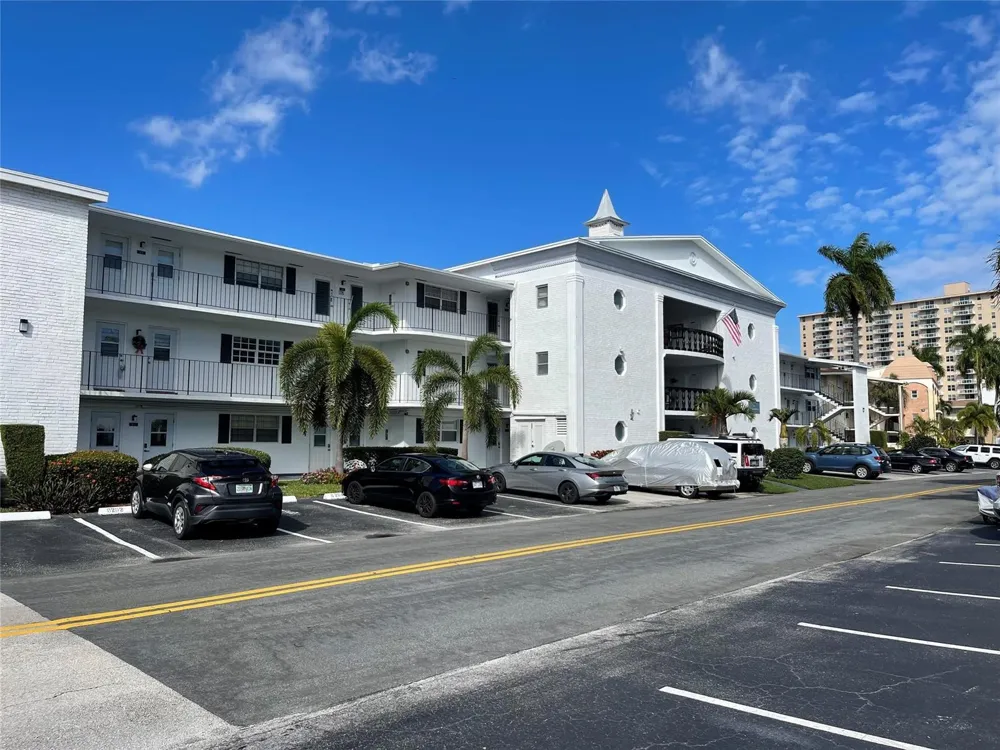 450 Paradise Isle Boulevard Hallandale Beach, FL 33009