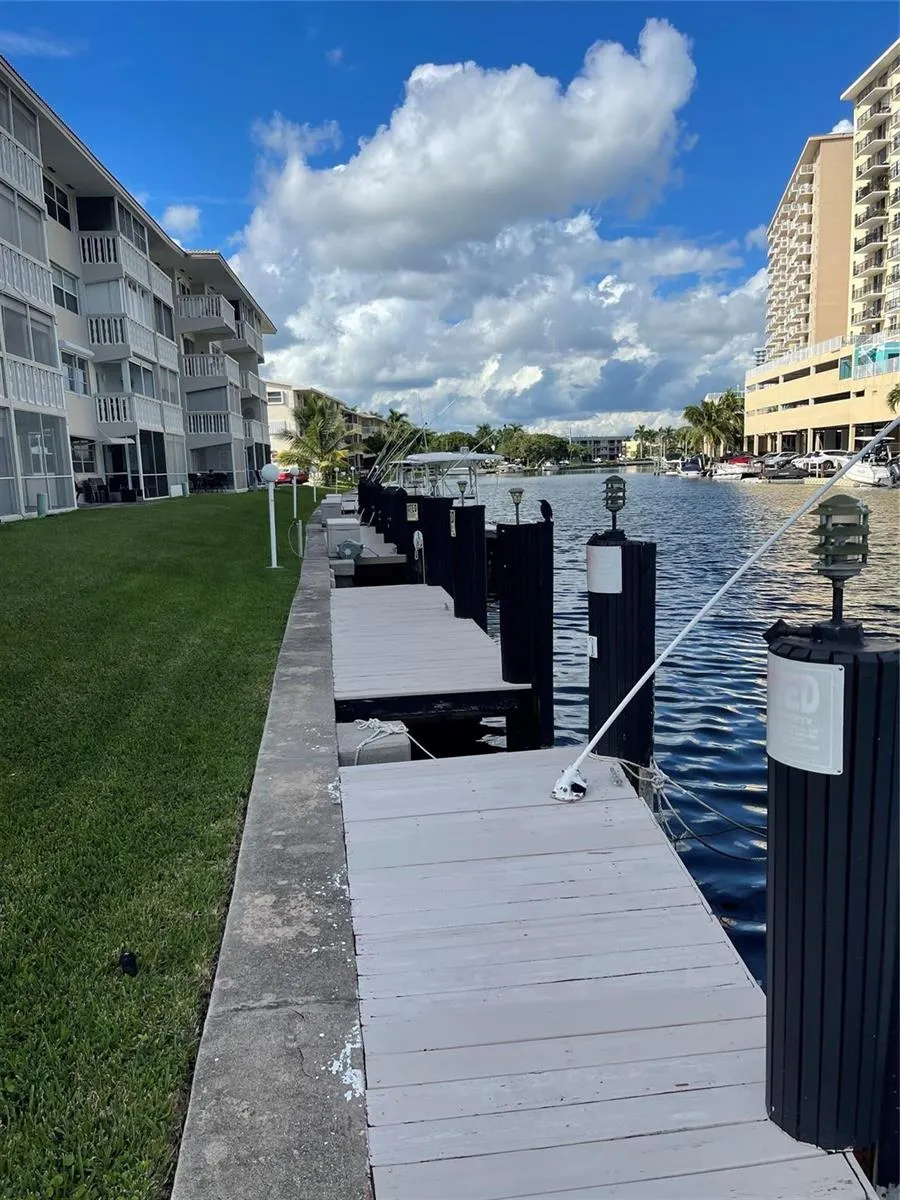 450 Paradise Isle Boulevard Hallandale Beach, FL 33009