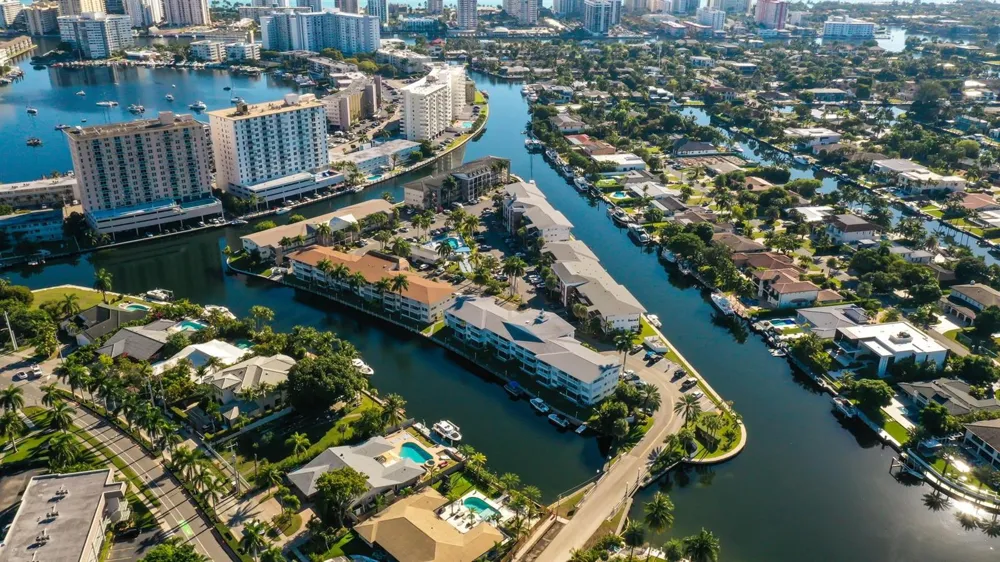 450 Paradise Isle Boulevard Hallandale Beach, FL 33009