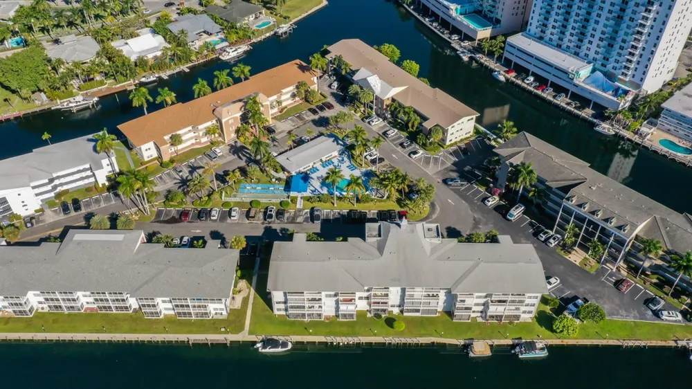 450 Paradise Isle Boulevard Hallandale Beach, FL 33009