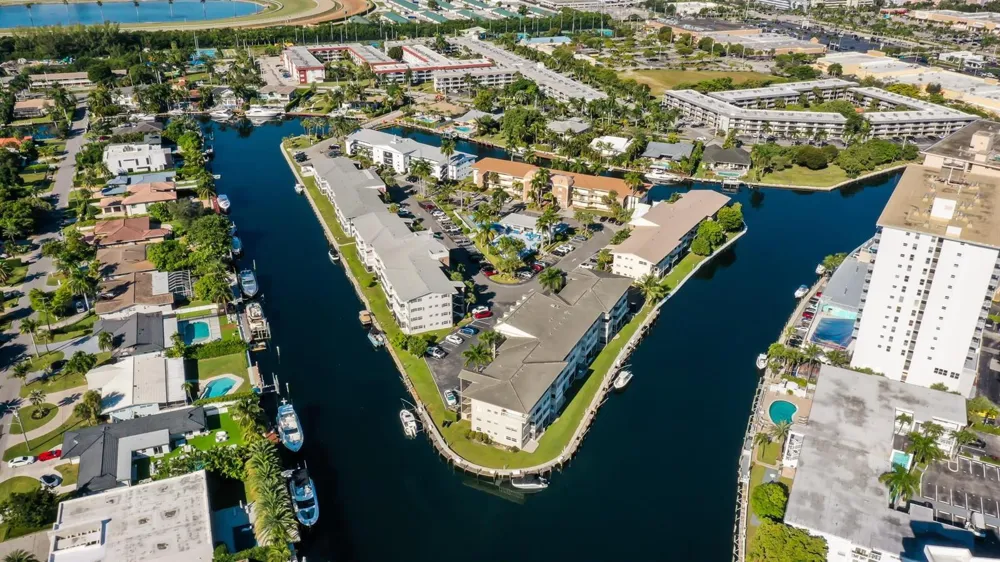 450 Paradise Isle Boulevard Hallandale Beach, FL 33009
