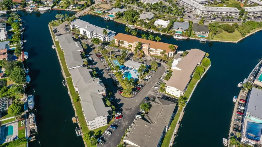 450 Paradise Isle Boulevard Hallandale Beach, FL 33009