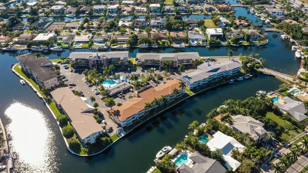 450 Paradise Isle Boulevard Hallandale Beach, FL 33009