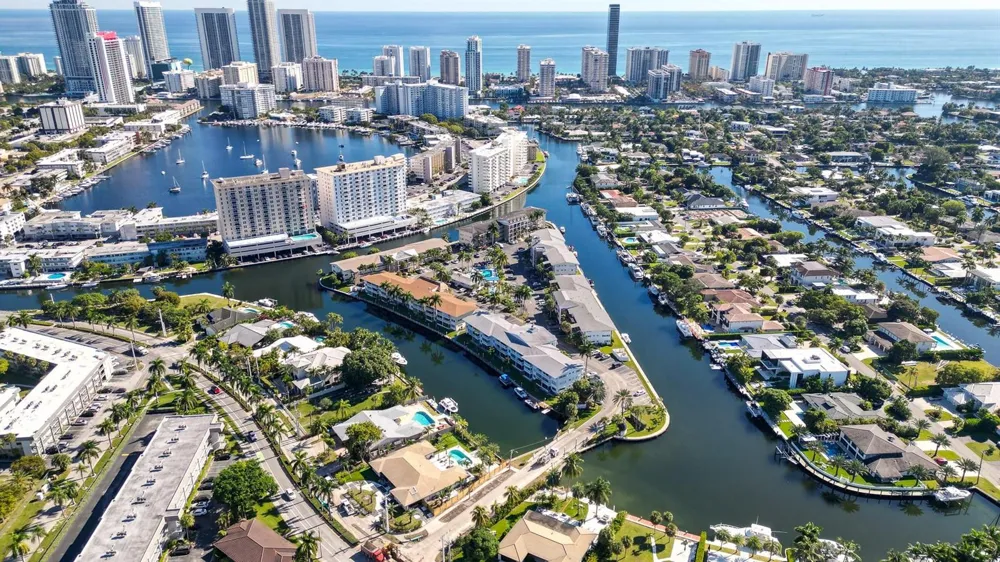 450 Paradise Isle Boulevard Hallandale Beach, FL 33009