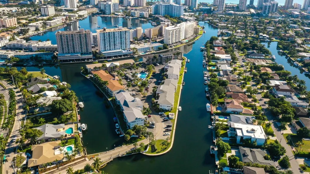 450 Paradise Isle Boulevard Hallandale Beach, FL 33009