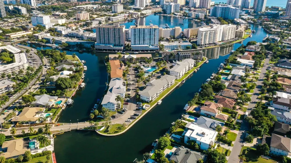 450 Paradise Isle Boulevard Hallandale Beach, FL 33009