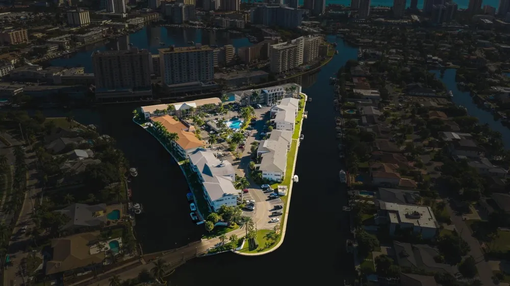 450 Paradise Isle Boulevard Hallandale Beach, FL 33009