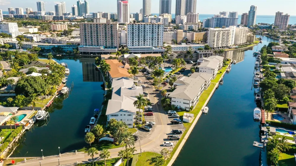 450 Paradise Isle Boulevard Hallandale Beach, FL 33009