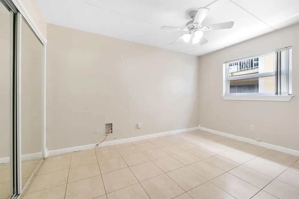 510 Prosperity Farms Rd. Road #4b North Palm Beach, FL 33408