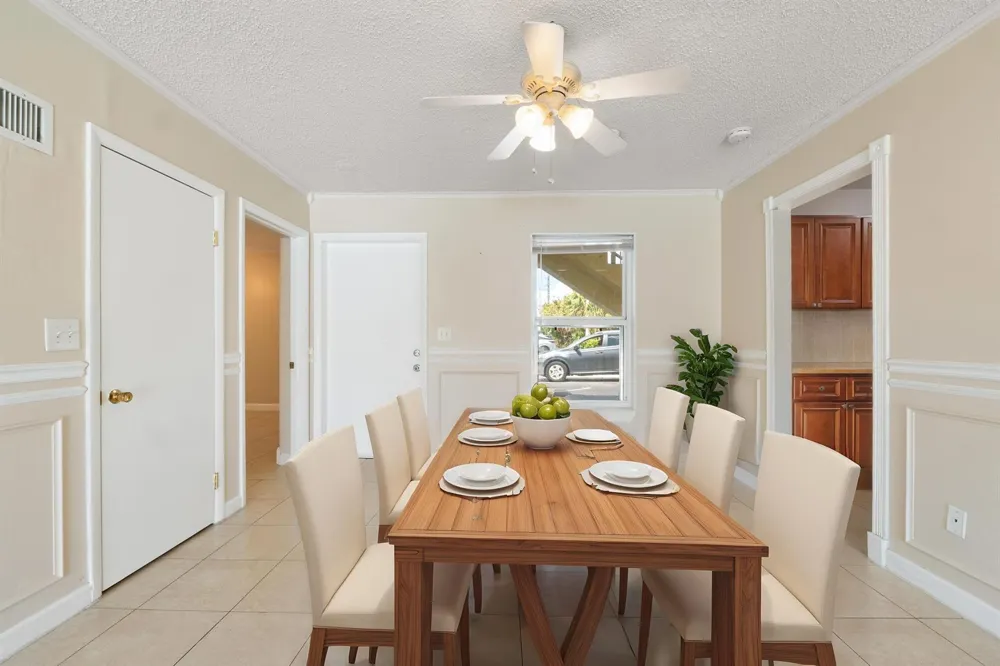 510 Prosperity Farms Rd. Road #4b North Palm Beach, FL 33408