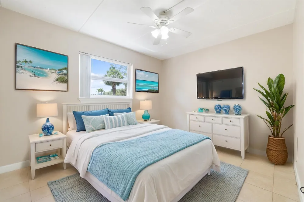 510 Prosperity Farms Rd. Road #4b North Palm Beach, FL 33408