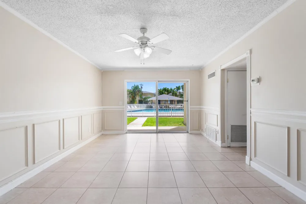 510 Prosperity Farms Rd. Road #4b North Palm Beach, FL 33408