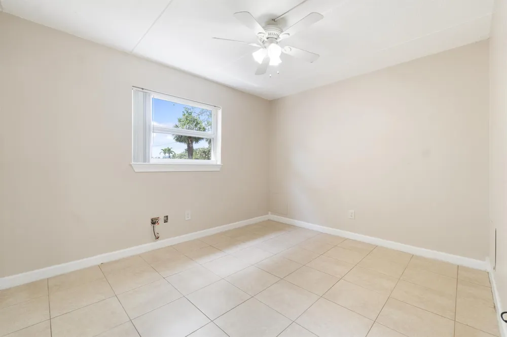 510 Prosperity Farms Rd. Road #4b North Palm Beach, FL 33408