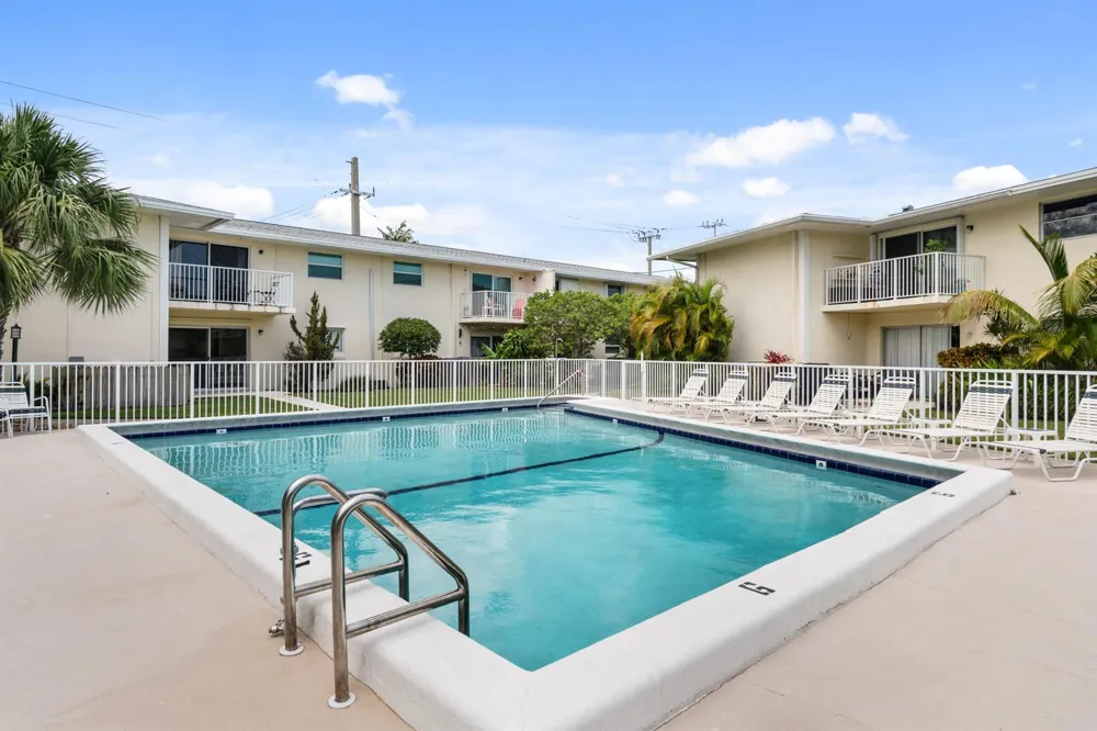 510 Prosperity Farms Rd. Road #4b North Palm Beach, FL 33408
