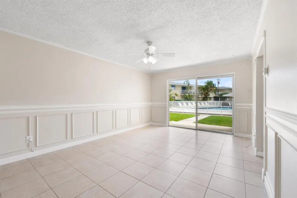 510 Prosperity Farms Rd. Road #4b North Palm Beach, FL 33408