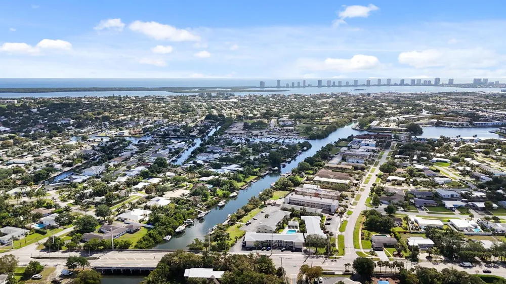 510 Prosperity Farms Rd. Road #4b North Palm Beach, FL 33408