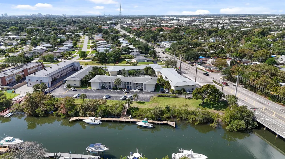 510 Prosperity Farms Rd. Road #4b North Palm Beach, FL 33408