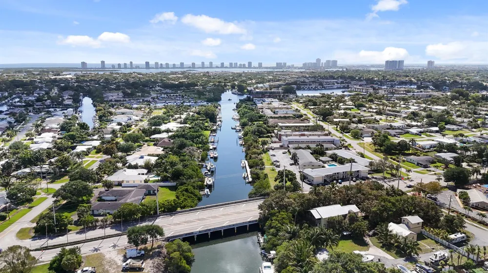 510 Prosperity Farms Rd. Road #4b North Palm Beach, FL 33408