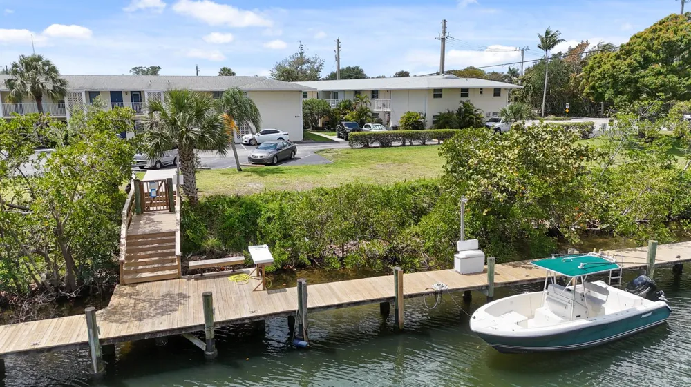 510 Prosperity Farms Rd. Road #4b North Palm Beach, FL 33408