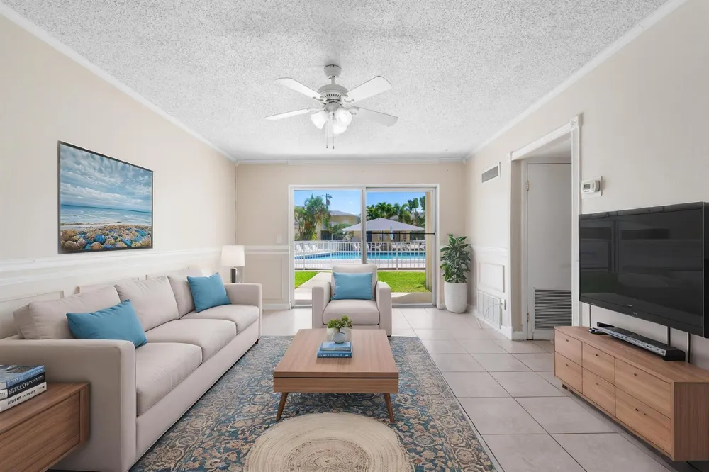 510 Prosperity Farms Rd. Road #4b North Palm Beach, FL 33408