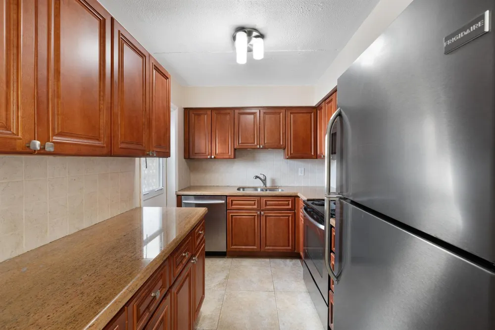 510 Prosperity Farms Rd. Road #4b North Palm Beach, FL 33408