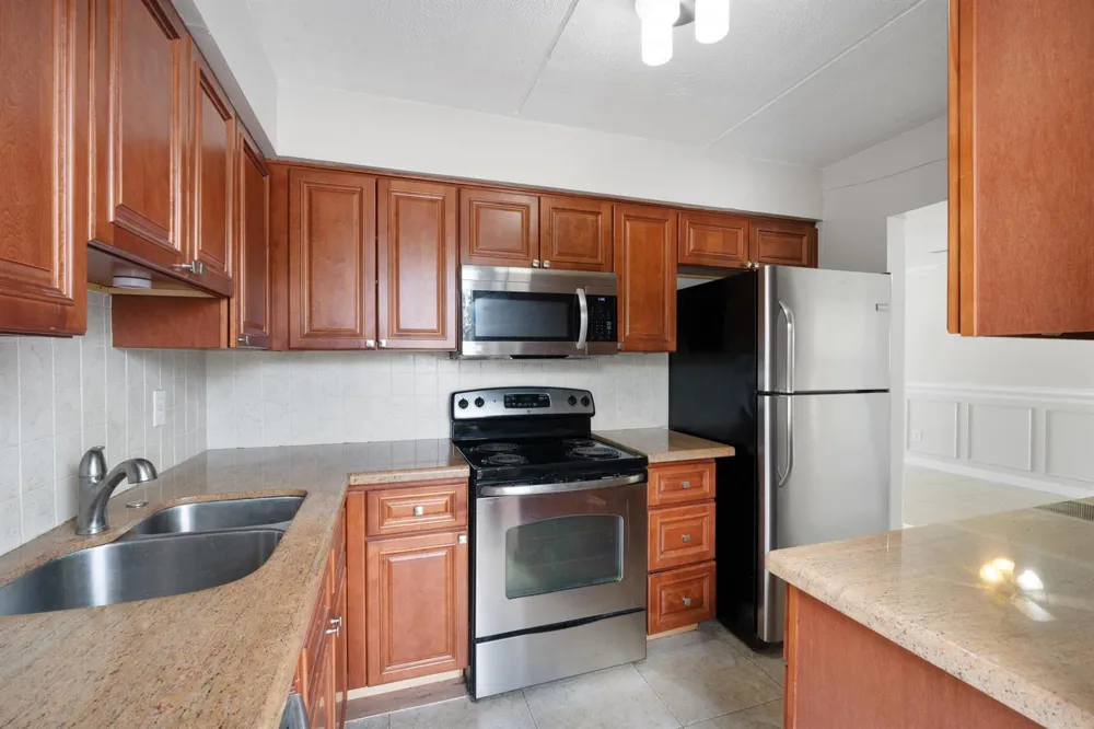 510 Prosperity Farms Rd. Road #4b North Palm Beach, FL 33408