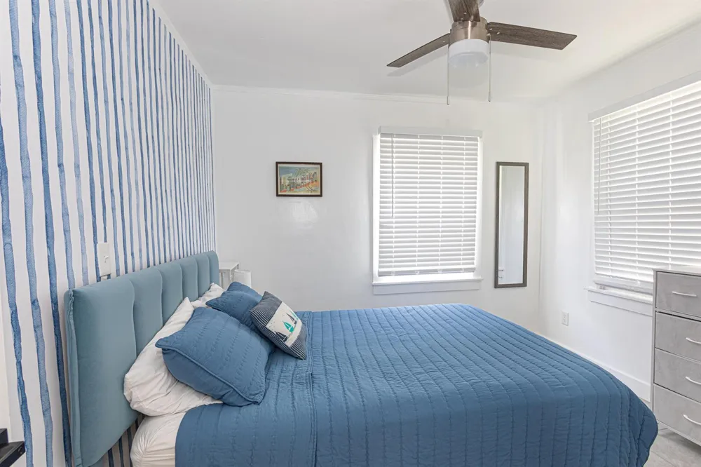 305 Lakeside Drive 