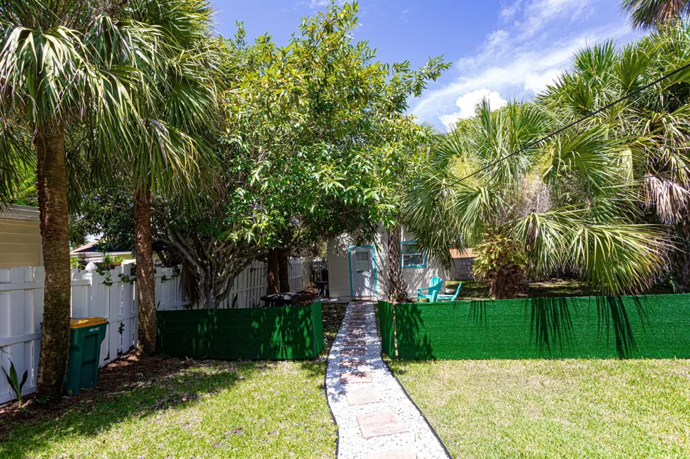 305 Lakeside Drive 