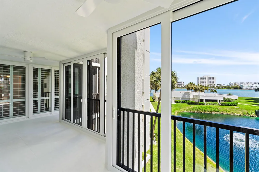 19800 Sandpointe Bay Drive #305 Tequesta, FL 33469