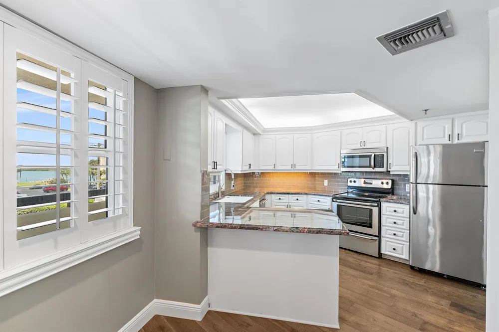 19800 Sandpointe Bay Drive #305 Tequesta, FL 33469