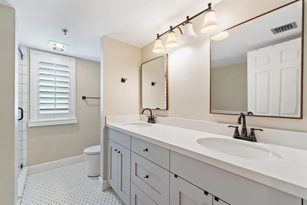 19800 Sandpointe Bay Drive #305 Tequesta, FL 33469