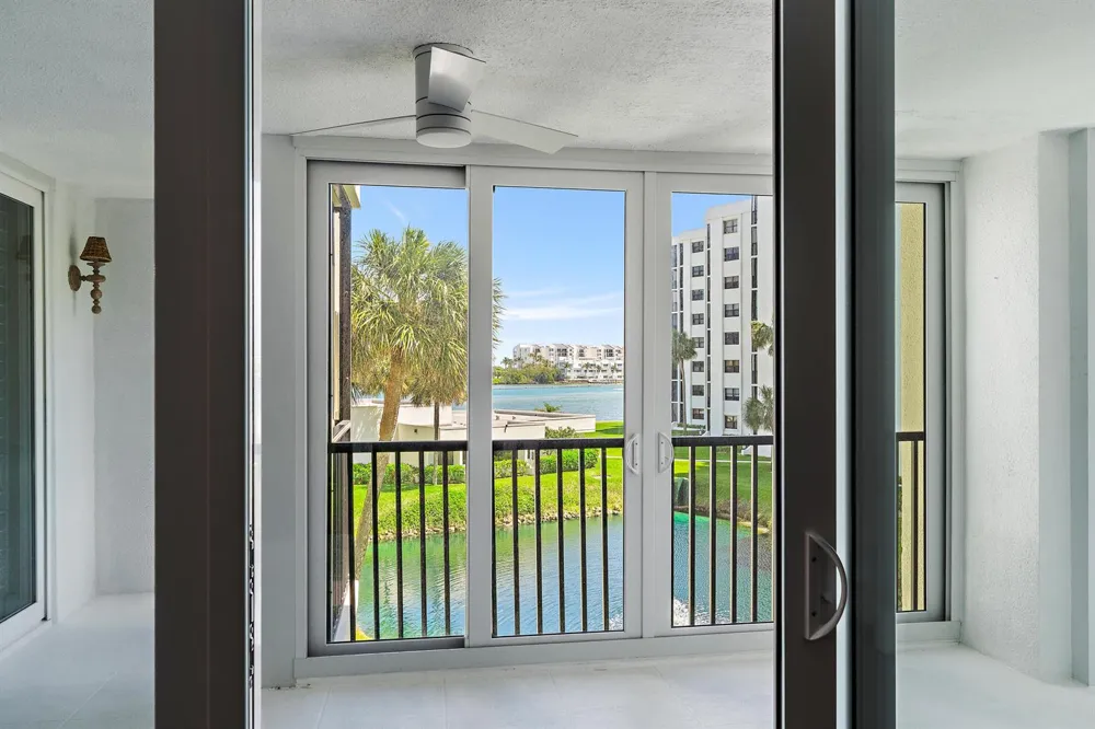 19800 Sandpointe Bay Drive #305 Tequesta, FL 33469