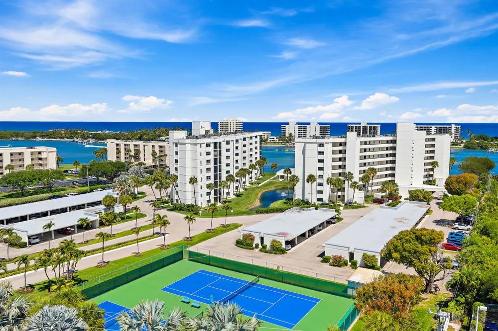 19800 Sandpointe Bay Drive #305 Tequesta, FL 33469
